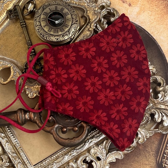 LELE SADOUGHI • Burgundy Flower Lace Luxury Face Mask - Picture 6 of 6